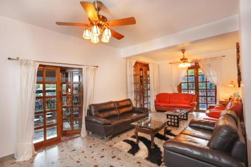 Sleeps 12