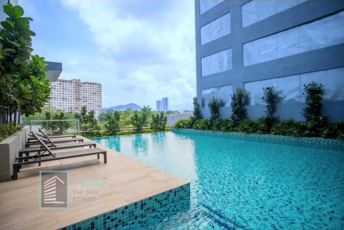 View, Neu Suites by COBNB near Gleneagles Intan Medical Centre