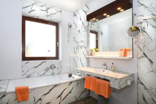 ฝักบัว, City-Hotel Aschaffenburg in อชาฟเฟนบูร์ก