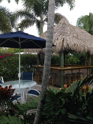 Garden, Casitas Coral Ridge in Oakland Park