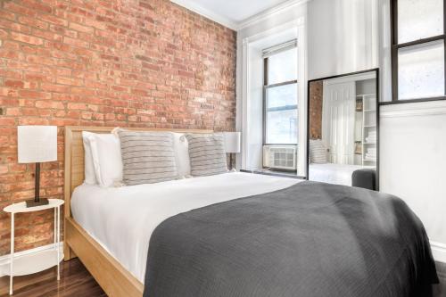 SoHo 2BR w WD Balcony nr Whole Foods NYC-892, New York (Foto 7)
