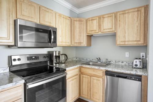 Longwood 2BR nr Green Orange T lines BOS-651 in Boston, USA