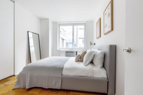 Midtown 1BR w Gym Doorman nr Central Park NYC-510, New York (Foto 8)