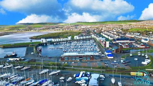 Arran Ferry Apartment in อาร์ดรอสแซนกลาง