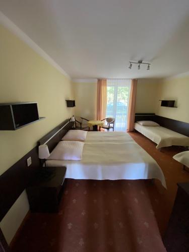 Triple Room with Private Bathroom