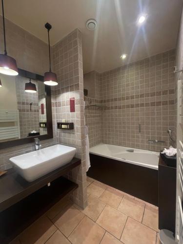 Deluxe Suite with Sea View