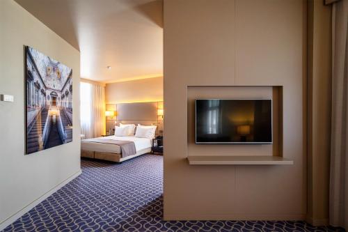 Suite, deluxe, premium