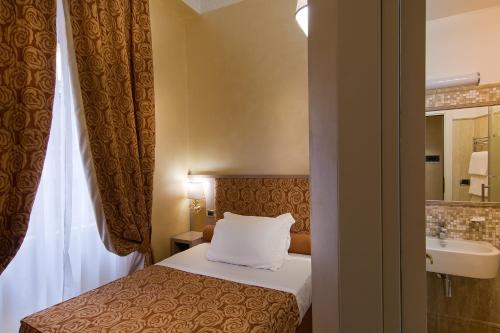 Hotel Fellini a Fontana di Trevi, Roma (foto 10)