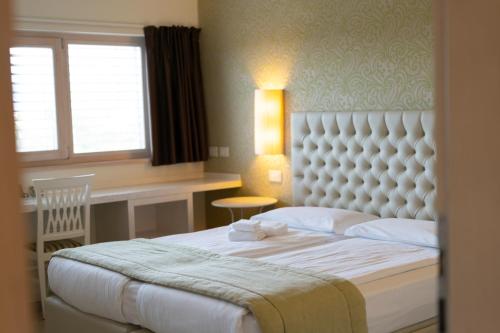 Economy Double or Twin Room image 10