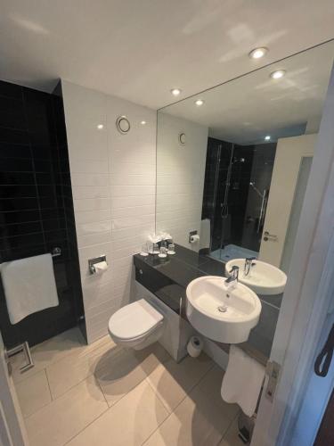 Holiday Inn Express Manchester City Centre an IHG Hotel - image 4