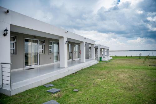 36 Emanzini Garden Units in Deneysville