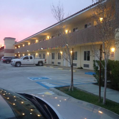 America Inn & Suites - main image