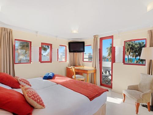 Chambre avec 2 lits, vue sur la mer, balcon