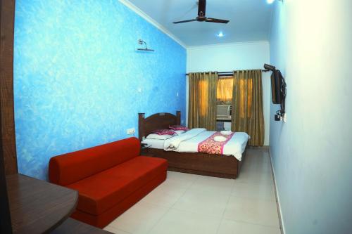 Deluxe Family Room image 8
