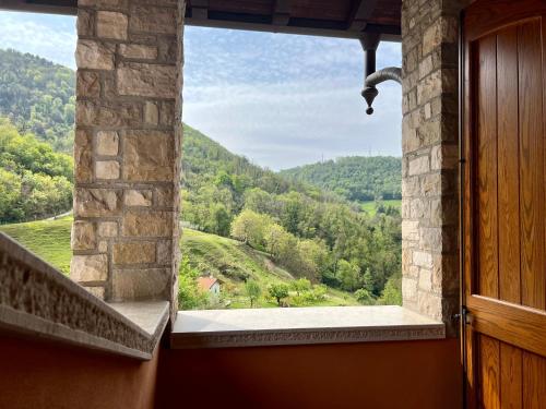  Holiday Homes, Ferienwohnung in Viadanica Colognola