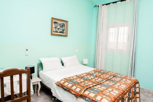 Odza, modern apartment, 3 bedrooms, private parking, Yaoundé (photo 6)