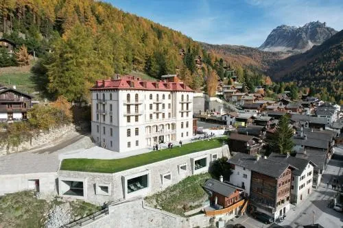 Grand Hotel du Cervin - Auberge de jeunesse et spa in Saint-Luc, Schweiz