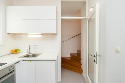 House Karmina - image 3