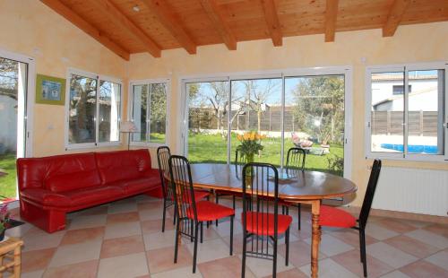 maison piscine in Dompierre-sur-Mer