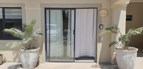 สิ่งอำนวยความสะดวก, Ultra modern 2 bedroomed apartment - 2082 in บูลาวาโย