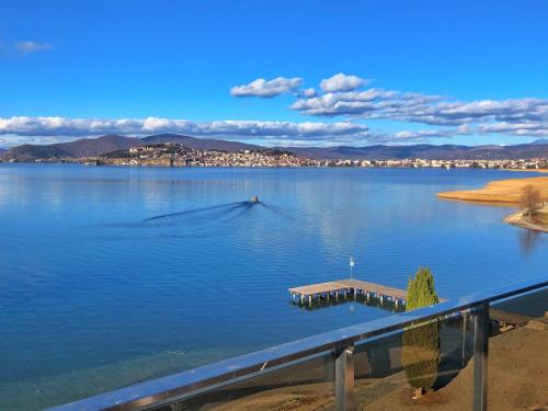 Létesítmények, Million dollar lake view! in Racha