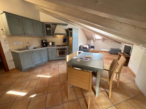  Mansarda Baia Azzurra 8 in Nago-Torbole