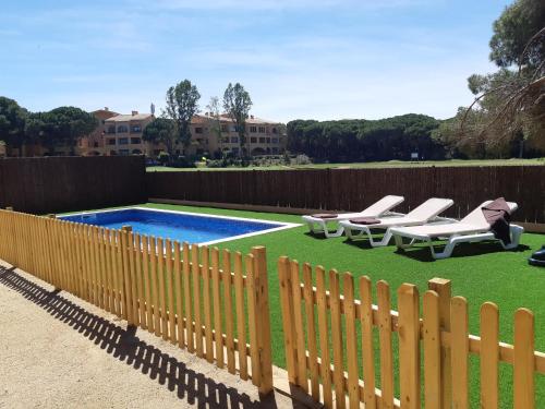 Villa 2 con piscina y jardín