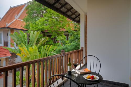 room detail thumbnail 1