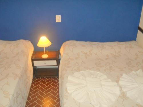 1 double bed, 2 twin beds