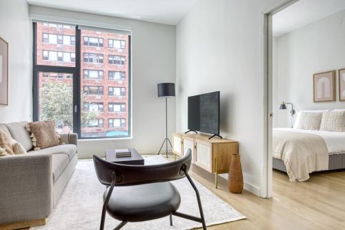 UES 1BR w Doorman Gym nr Carl Schurz Park NYC-641 in New York, USA