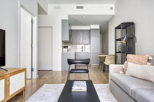 UES 1BR w Doorman Gym nr Carl Schurz Park NYC-641 in New York, USA