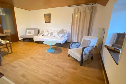 Gîte Marchand (Gite Marchand) in Haut-du-Them-Château-Lambert