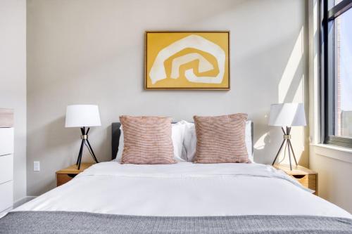 H St 1BR w Rooftop Pool Gym nr Metro WDC-509 in Washington, USA