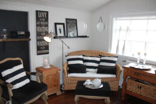 Sea Side Cottages - image 3