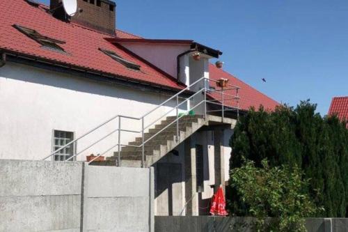 Apartament Pod Kasztanami - BIAŁY (Apartament Pod Kasztanami - BIALY) in Insko