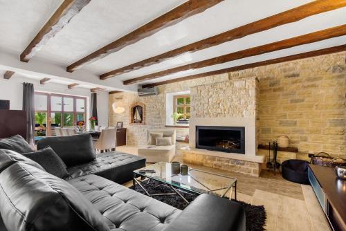 Villa Olea Mare with Private Heated Pool in Buici