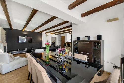 Villa Olea Mare with Private Heated Pool in Buici