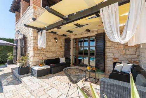 Villa Olea Mare with Private Heated Pool in Buici