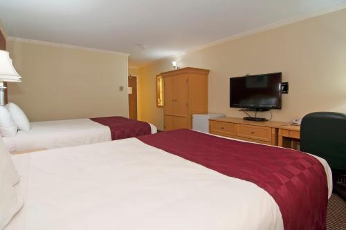Valley Inn Shakopee - image 6