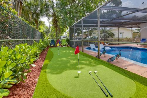 Margate Home with Hot Tub and Putting Green!