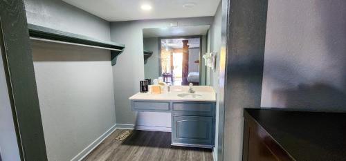 Stratford Inn Tyler – Tyler, TX