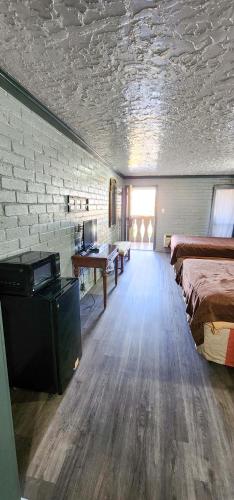 Stratford Inn Tyler - image 6