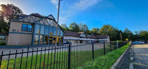 Stratford Inn Tyler - 숙소 외관