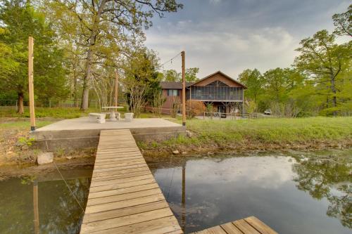 Waterfront Home Near Mark Twain National Forest