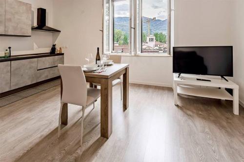  Modern Trento Retreat, Views & Walkability in Trient