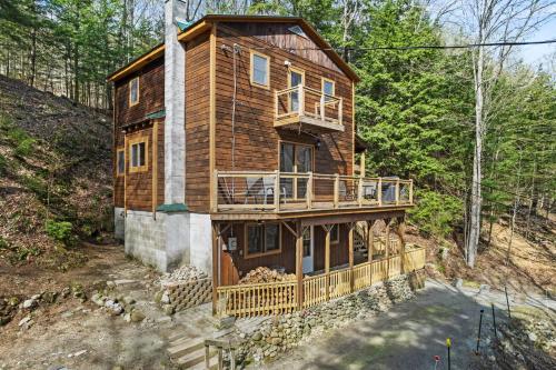 River Road Treehouse Retreat in วอร์เรนส์เบิร์ก (นิวยอร์ก)