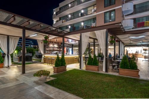 Lion Sunny Beach Hotel – Sunny Beach, WY