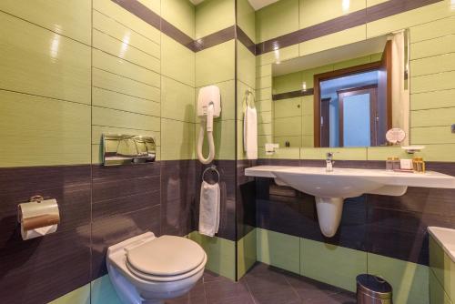 Lion Sunny Beach Hotel – Sunny Beach, WY