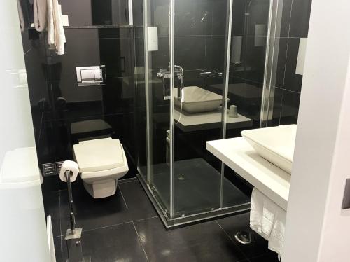 Double Room image 4