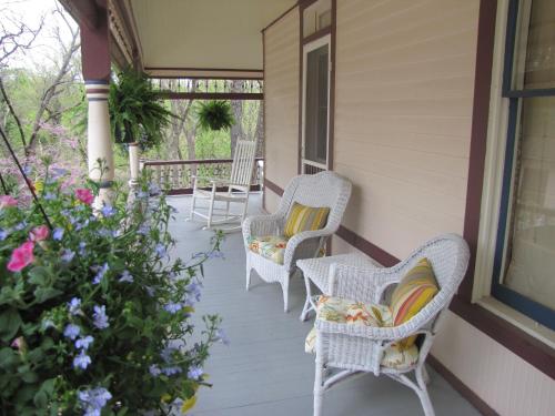 5 Ojo Inn Bed and Breakfast 5 Ojo Inn Bed and Breakfast